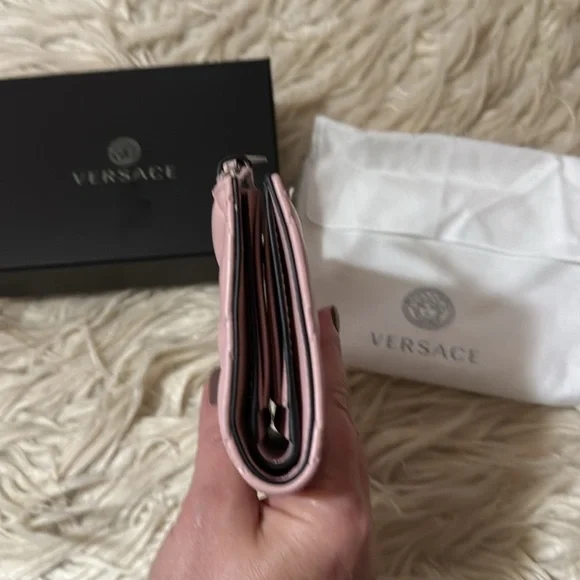 New without tags Versace Medusa card case compact wallet - Picture 5 of 9